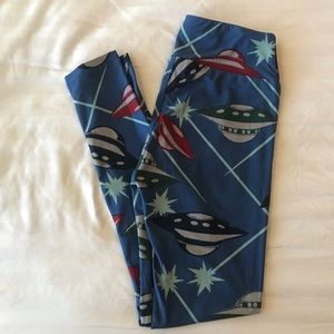NWOT LuLaRoe UFO leggings